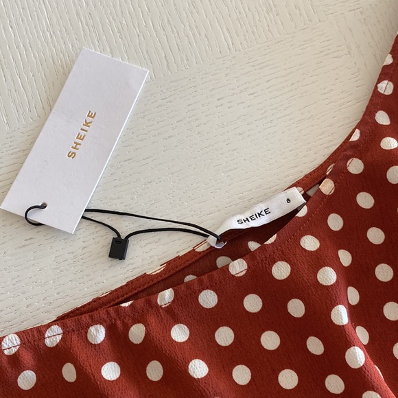⬇️ PRICE DROP ⬇️ NWT - Sheike Wonderland Polka Dot One Sleeve Blouse - Picture 6 of 8